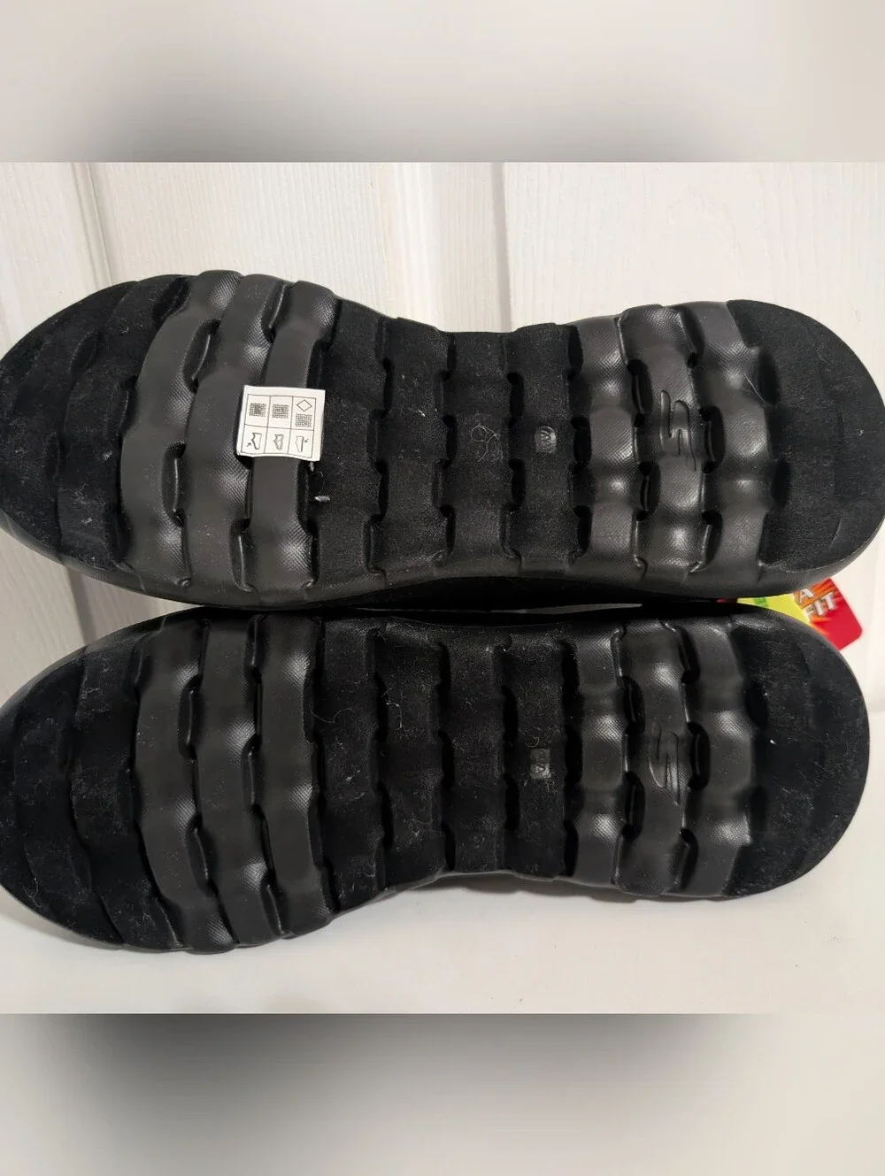 Skechers these shoes